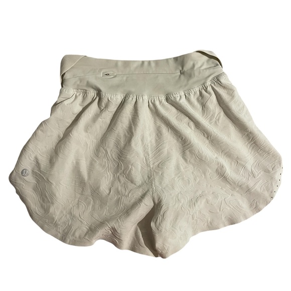 Lululemon Fast and Free High-Rise Short 2" *Airflow 2023 - Picture 4 of 6